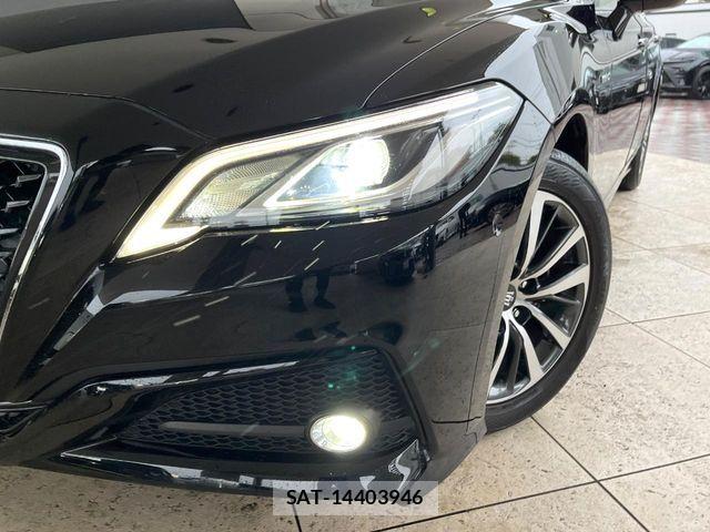 Toyota CROWN SEDAN 2019-02 8795627-11