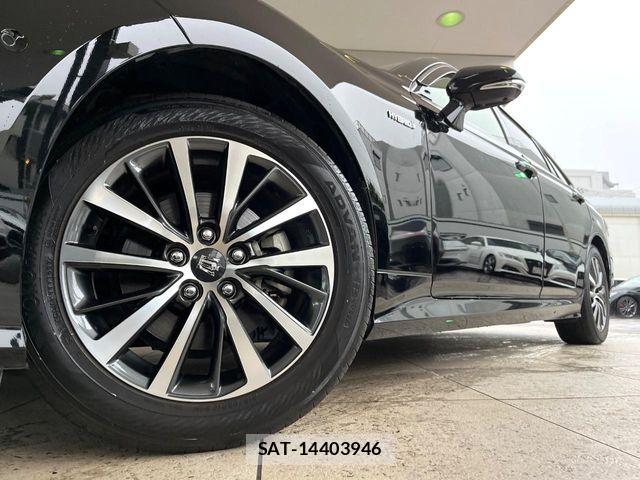 Toyota CROWN SEDAN 2019-02 8795627-12