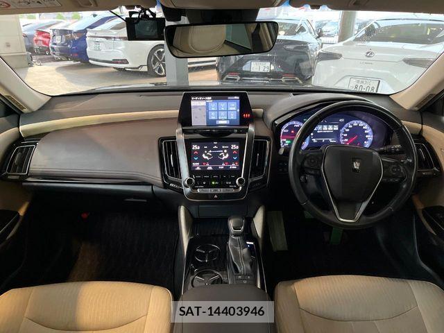 Toyota CROWN SEDAN 2019-02 8795627-1