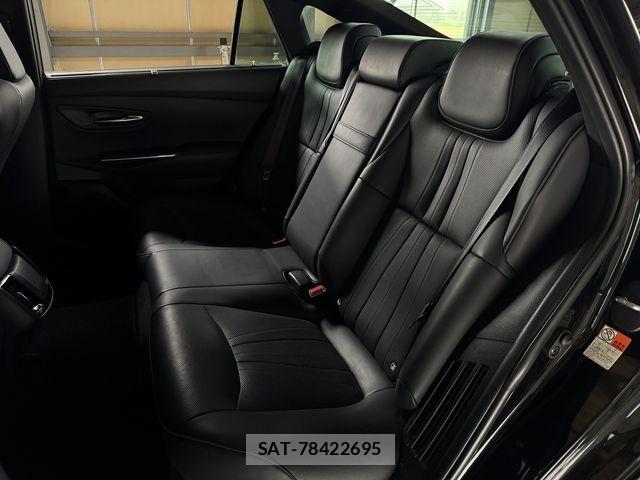 Toyota CROWN SEDAN 2018-09 8795626-10