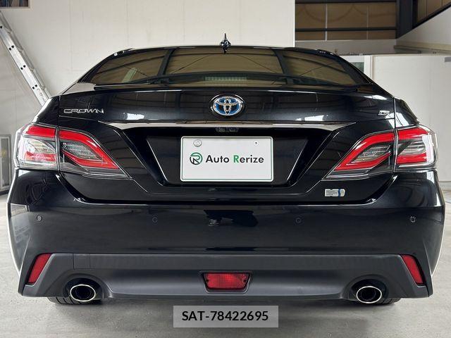 Toyota CROWN SEDAN 2018-09 8795626-3