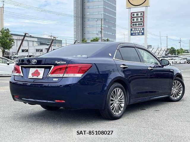 Toyota CROWN SEDAN 2016-05 8795633-2