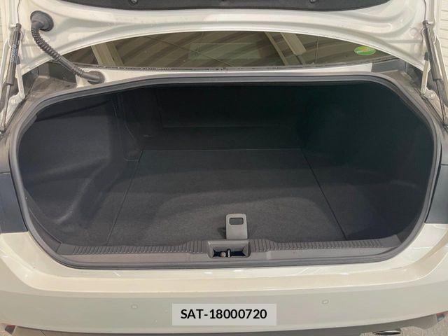 Toyota CROWN SEDAN 2018-11 8795625-13