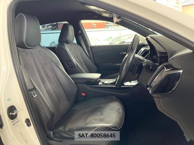 Toyota CROWN SEDAN 2018-07 8795617-8