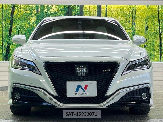 Toyota CROWN SEDAN 2019-08 8828401-13