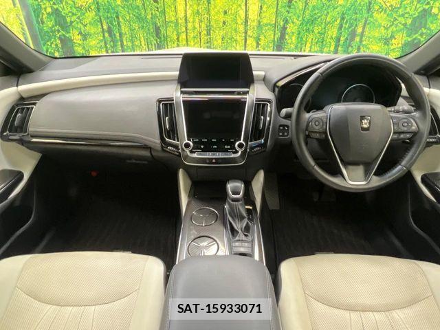 Toyota CROWN SEDAN 2019-08 8828401-1