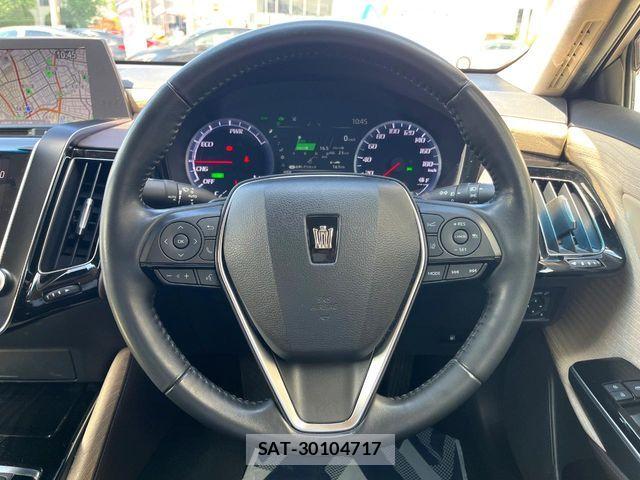 Toyota CROWN SEDAN 2019-09 8828411-10