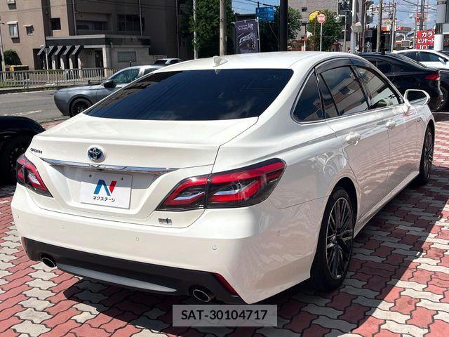Toyota CROWN SEDAN 2019-09 8828411-16