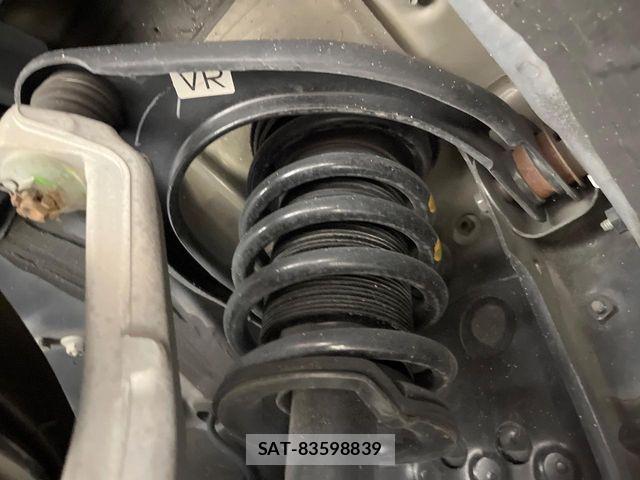 Toyota CROWN SEDAN 2017-09 8828408-17