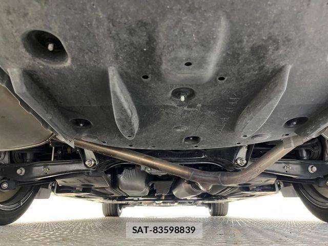 Toyota CROWN SEDAN 2017-09 8828408-18
