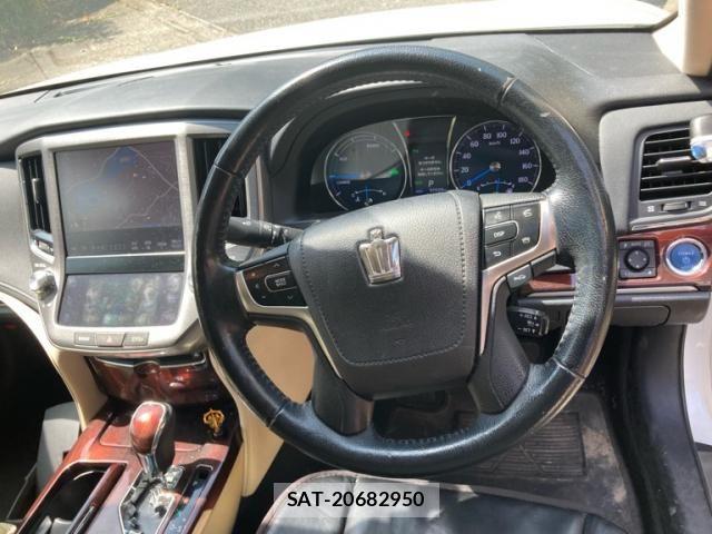 Toyota CROWN SEDAN 2013-06 8828429-15