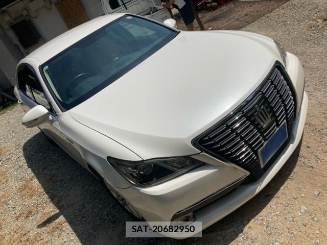Toyota CROWN SEDAN 2013-06 8828429-1