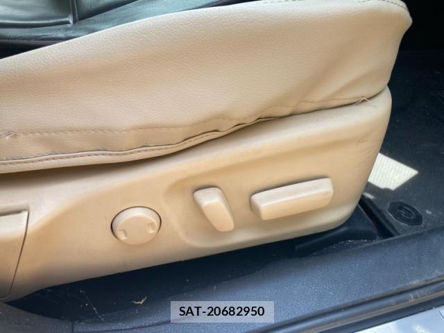 Toyota CROWN SEDAN 2013-06 8828429-19