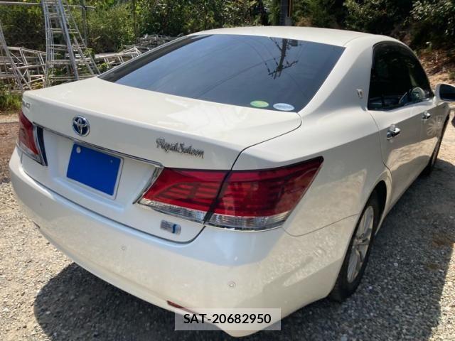 Toyota CROWN SEDAN 2013-06 8828429-3