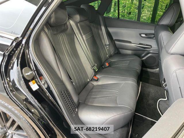 Toyota CROWN SEDAN 2022-03 8828394-8