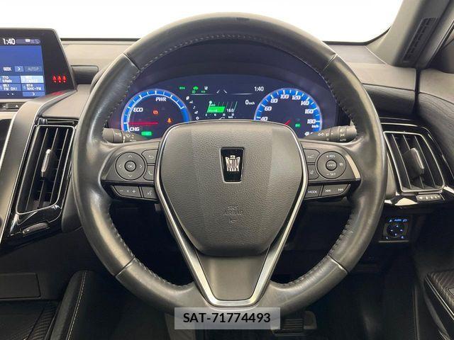 Toyota CROWN SEDAN 2018-09 8828400-9
