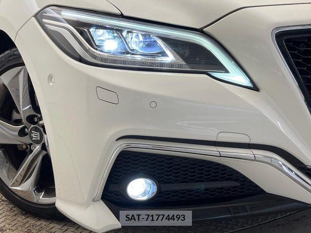 Toyota CROWN SEDAN 2018-09 8828400-12