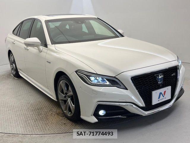 Toyota CROWN SEDAN 2018-09 8828400-16