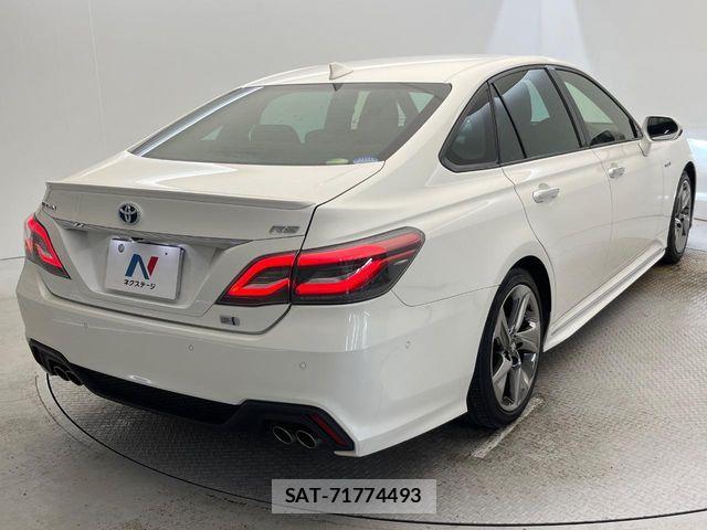 Toyota CROWN SEDAN 2018-09 8828400-17