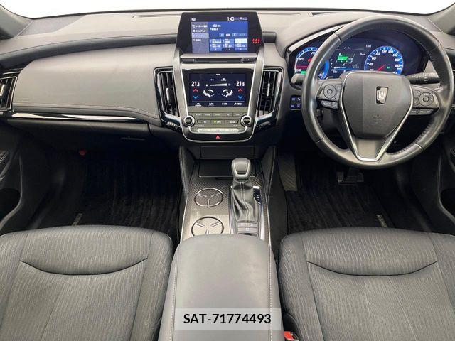 Toyota CROWN SEDAN 2018-09 8828400-1