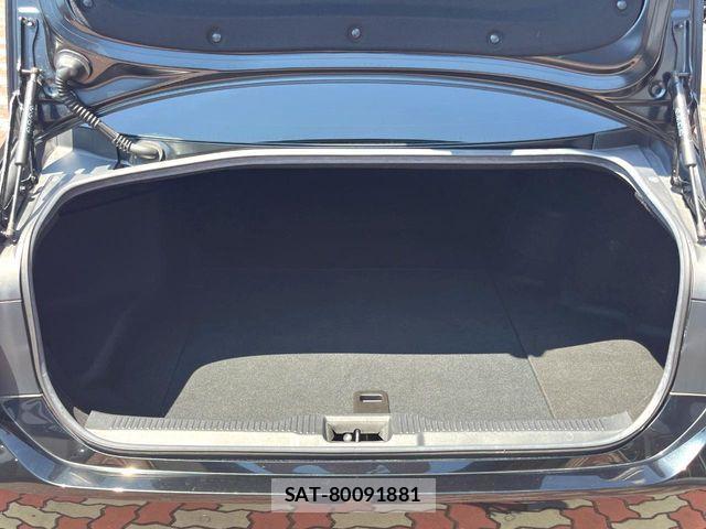 Toyota CROWN SEDAN 2018-09 8828406-9
