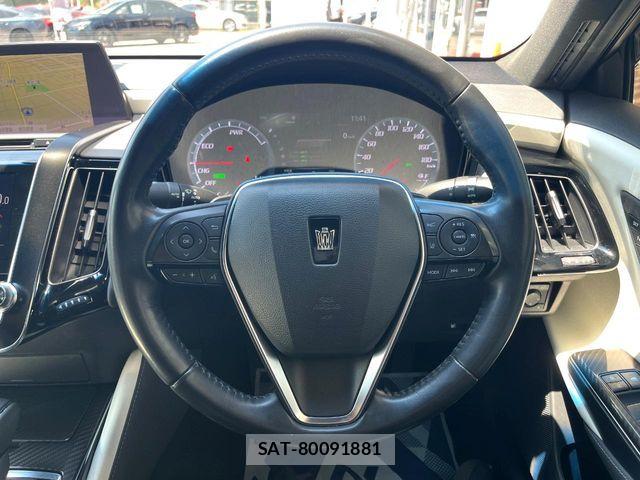 Toyota CROWN SEDAN 2018-09 8828406-10