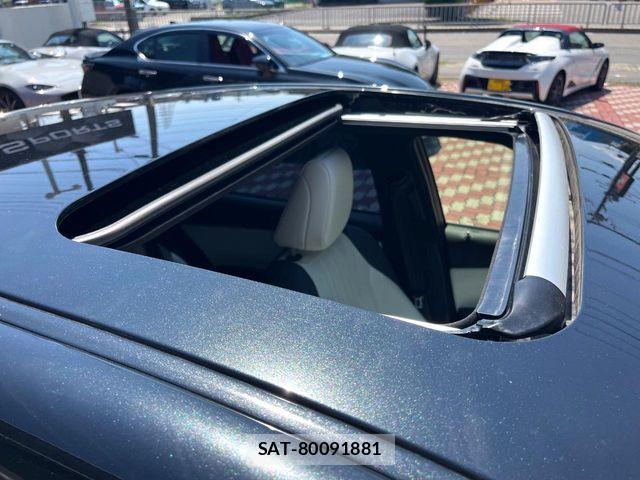 Toyota CROWN SEDAN 2018-09 8828406-5