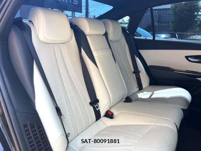 Toyota CROWN SEDAN 2018-09 8828406-8