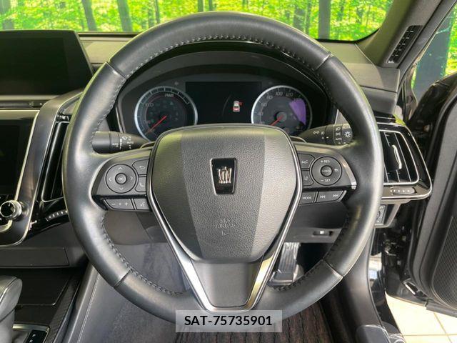 Toyota CROWN SEDAN 2018-06 8828398-10