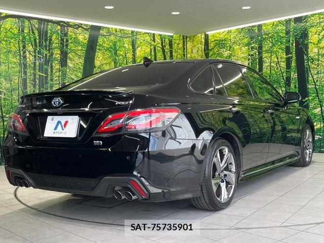Toyota CROWN SEDAN 2018-06 8828398-16