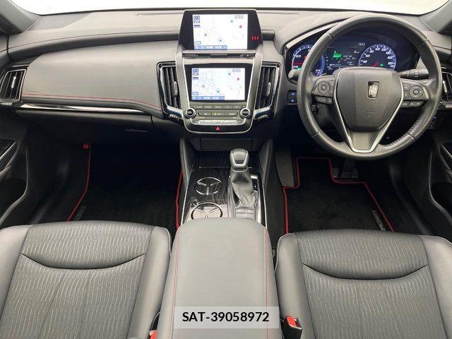 Toyota CROWN SEDAN 2020-05 8828397-1