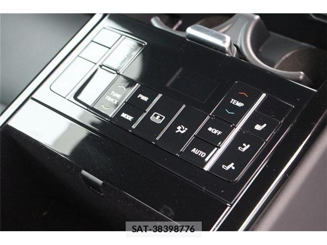 Toyota CROWN SEDAN 2021-11 8828413-26