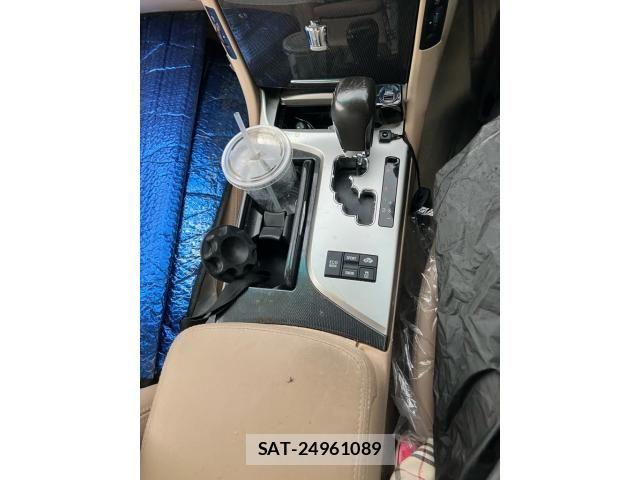 Toyota CROWN SEDAN 2010-03 8828431-16