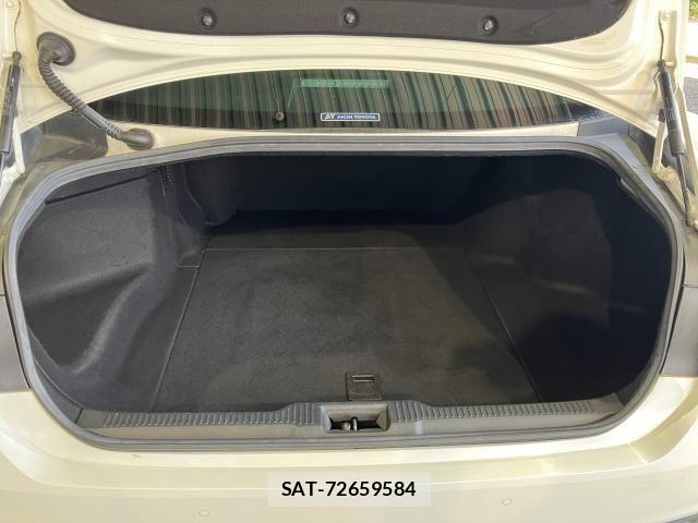 Toyota CROWN SEDAN 2019-06 8828403-21