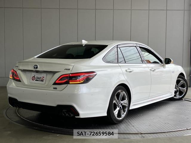 Toyota CROWN SEDAN 2019-06 8828403-26