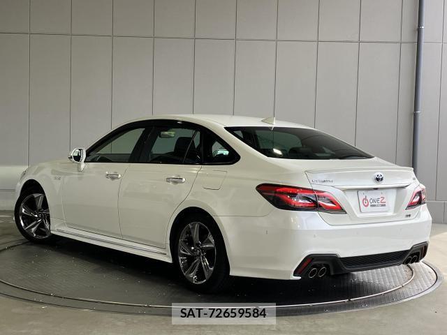 Toyota CROWN SEDAN 2019-06 8828403-2