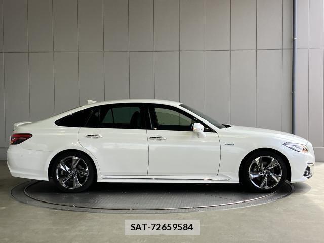 Toyota CROWN SEDAN 2019-06 8828403-29