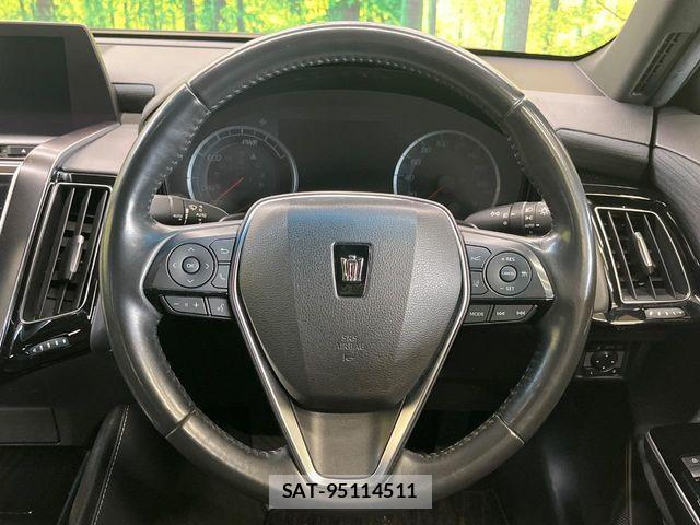 Toyota CROWN SEDAN 2019-08 8828415-11