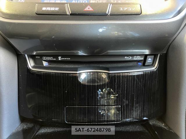 Toyota CROWN SEDAN 2018-04 8828409-12