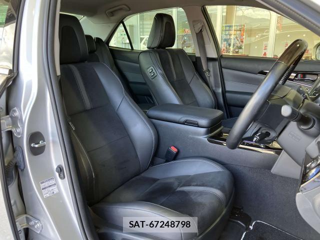 Toyota CROWN SEDAN 2018-04 8828409-13