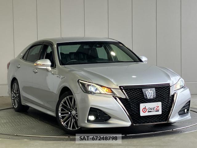 Toyota CROWN SEDAN 2018-04 8828409-19