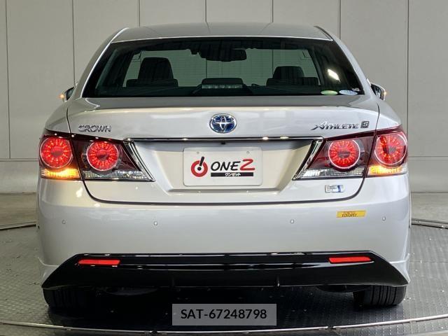 Toyota CROWN SEDAN 2018-04 8828409-23