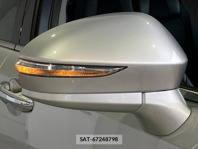 Toyota CROWN SEDAN 2018-04 8828409-29