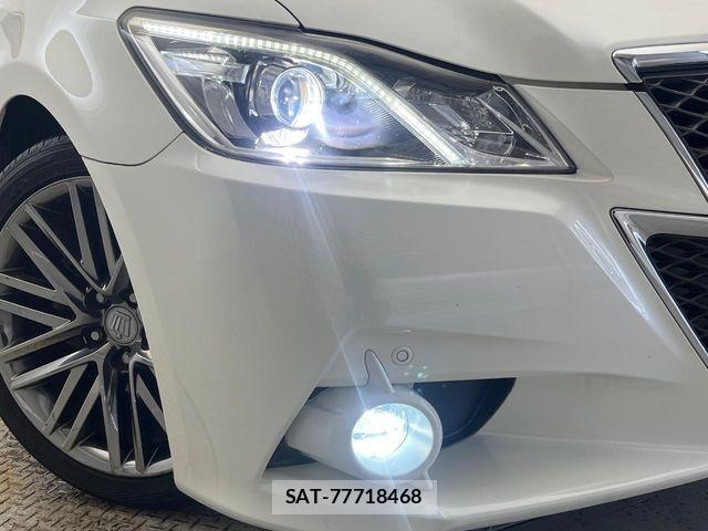 Toyota CROWN SEDAN 2013-04 8828426-12