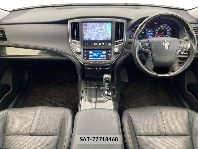 Toyota CROWN SEDAN 2013-04 8828426-1