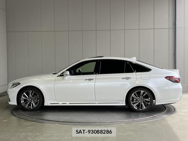 Toyota CROWN SEDAN 2022-02 8828393-27