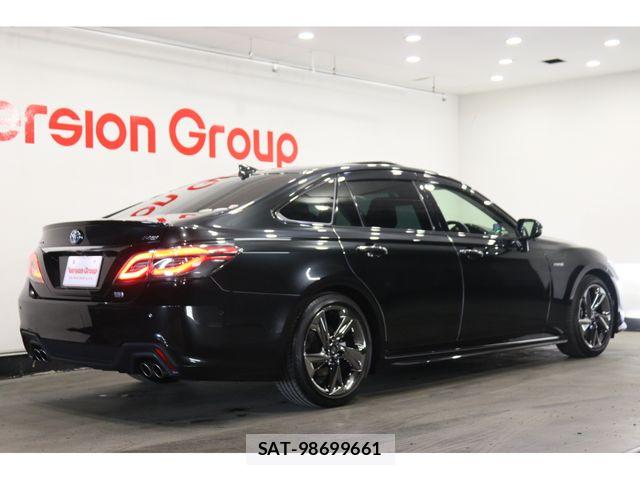 Toyota CROWN SEDAN 2018-10 8828399-1