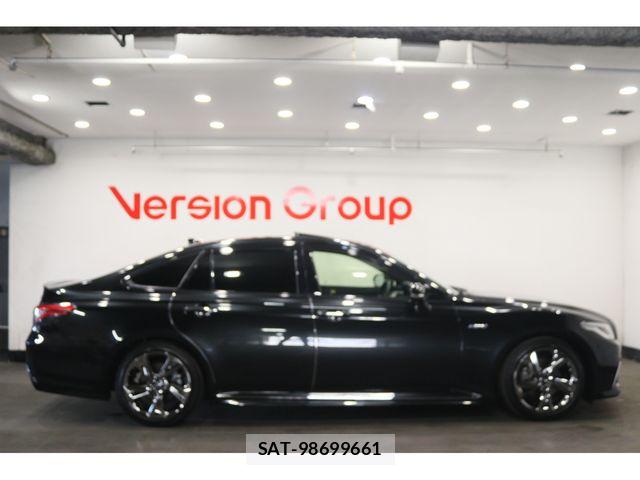 Toyota CROWN SEDAN 2018-10 8828399-2