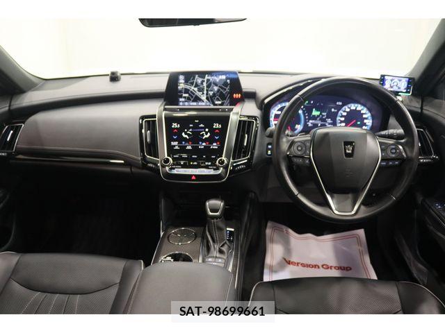 Toyota CROWN SEDAN 2018-10 8828399-4