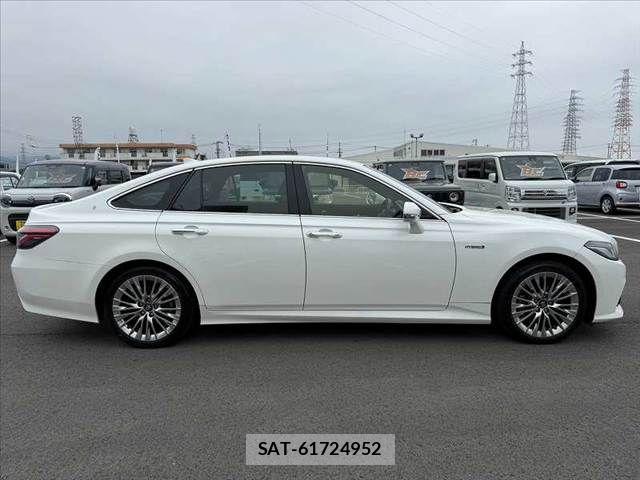 Toyota CROWN SEDAN 2019-11 8828410-10